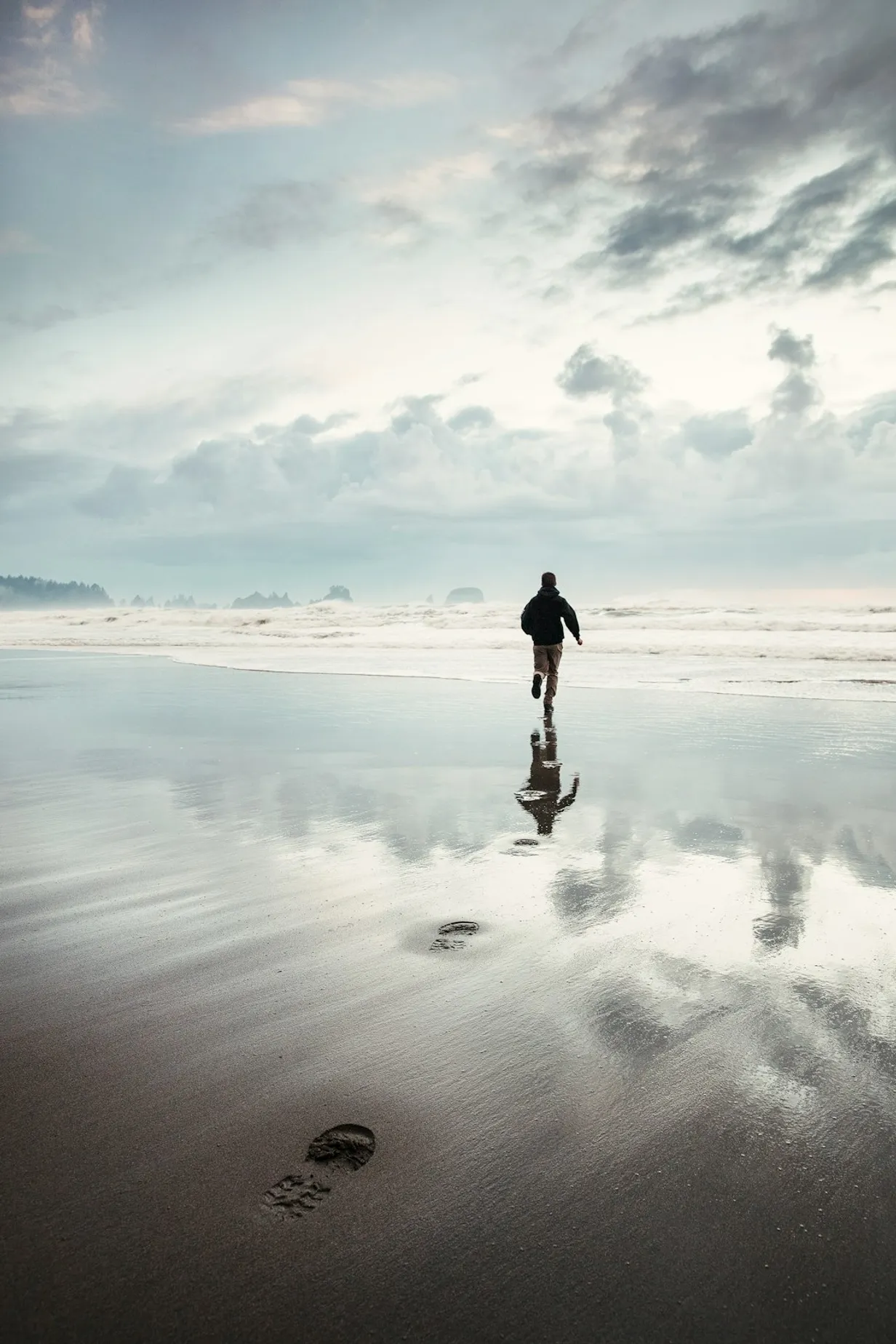 Finding The Perfect Beachside Beginner Running Trails in AustraliaIllustration